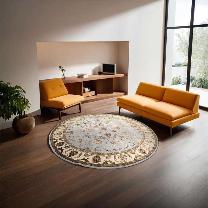 Round Saffavid Rug 304 × 304 cm