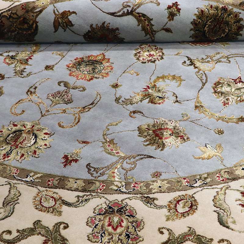 Round Saffavid Rug 304 × 304 cm