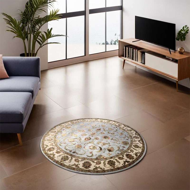 Round Saffavid Rug 304 × 304 cm