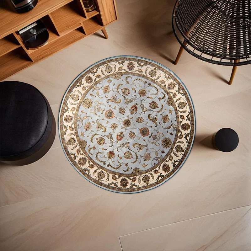 Round Saffavid Rug 304 × 304 cm