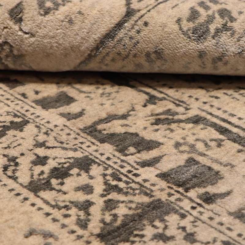 Part Silk Tibet Rug 177 × 242 cm
