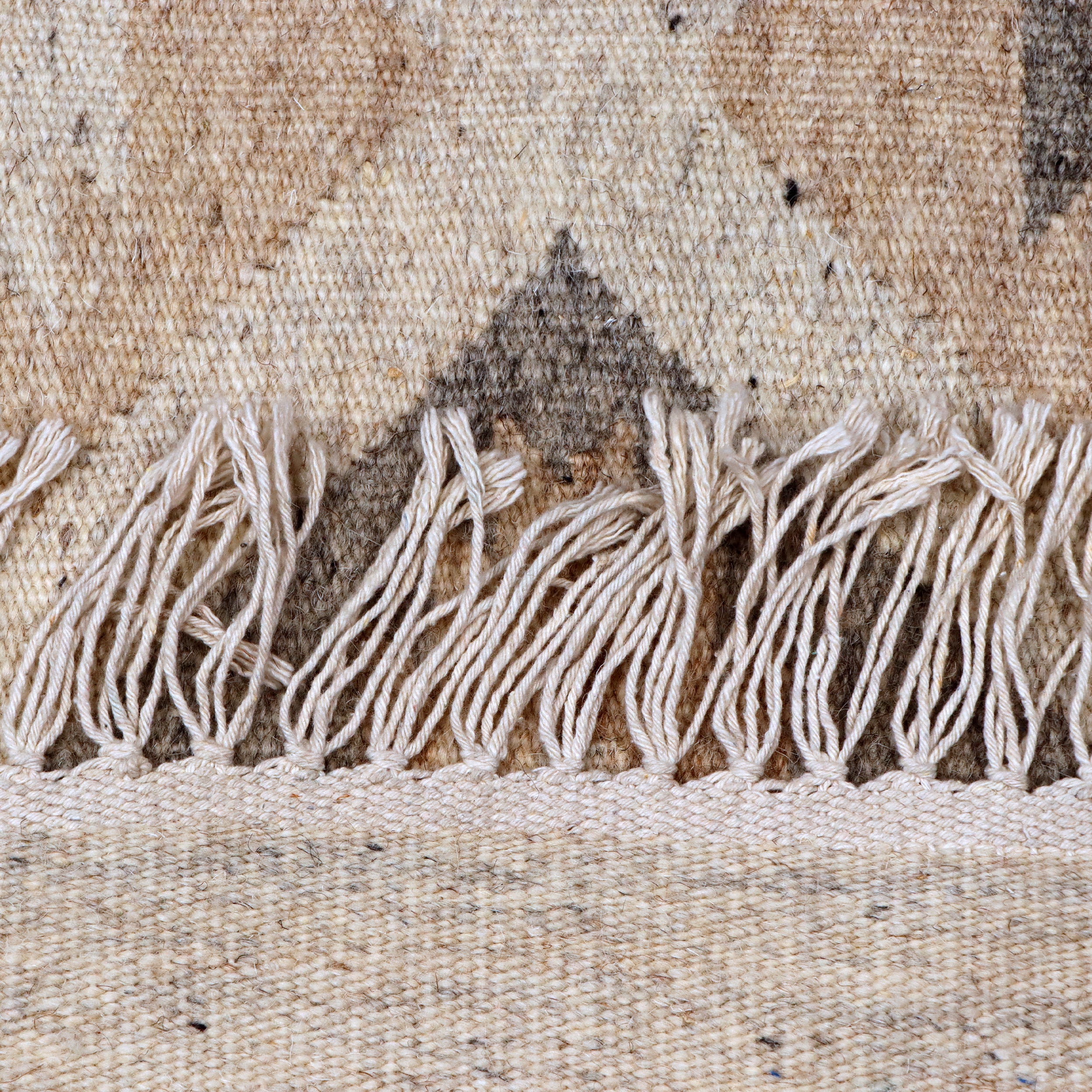 Beige & Grey Diamond Lattice Kilim Rug Design 150 × 200 cm