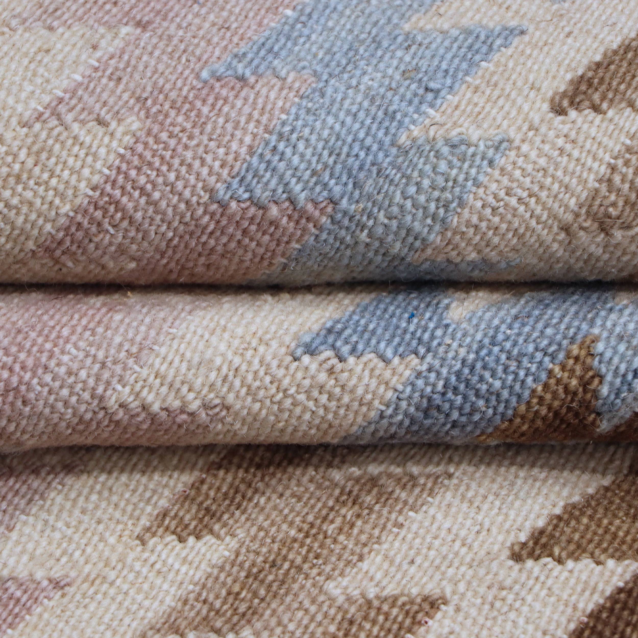 Beige & Blue Tribal Diamond Kilim Rug Design 150 × 200 cm