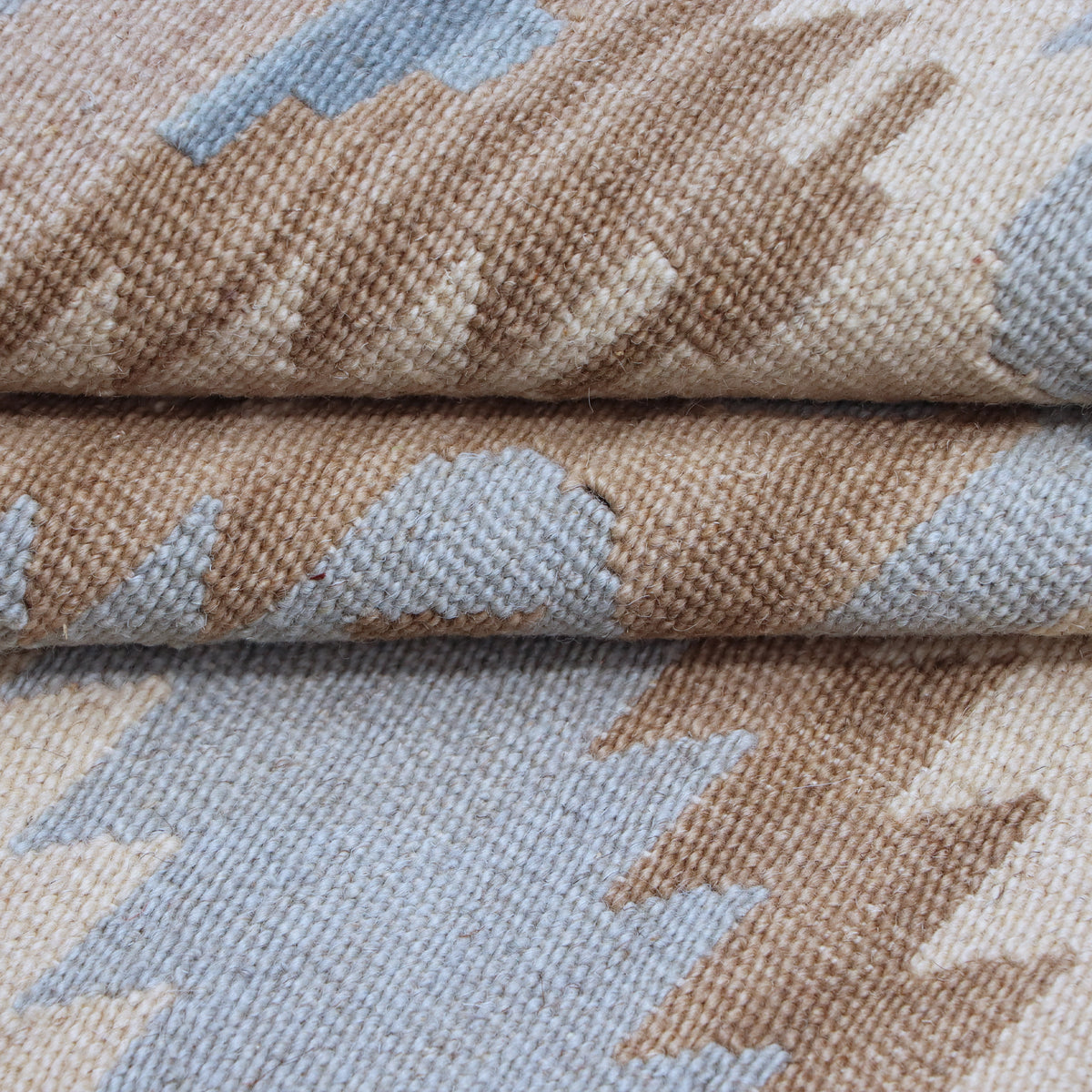 Blue & Beige Tribal Diamond Kilim Rug Design 150 × 200 cm