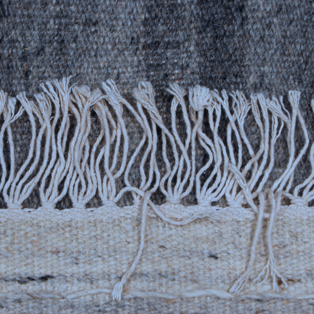 Grey & Ivory Tribal Geometric Kilim Rug Design 200 × 300 cm
