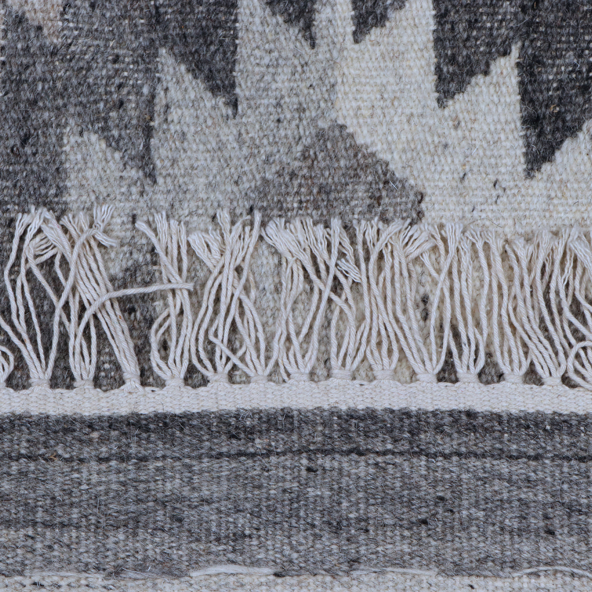 Grey & Ivory Honeycomb Geometric Kilim Rug Design 200 × 300 cm