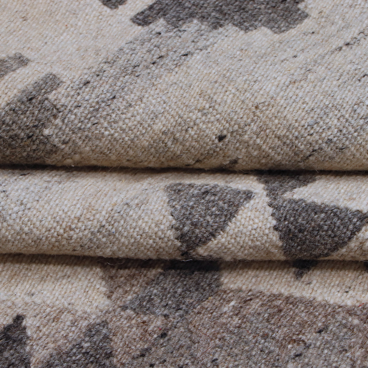 Ivory & Grey Tribal Diamond Kilim Rug Design 200 × 300 cm